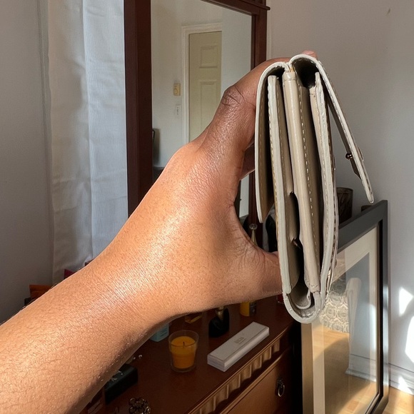 Authenticated Louis Vuitton monogram vernis wallet - LV wallet - Designer wallet - Picture 16 of 17